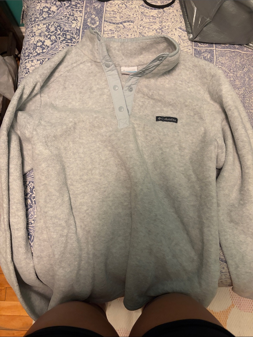 Columbia Light Gray Pullover Fleece Snap-Placket